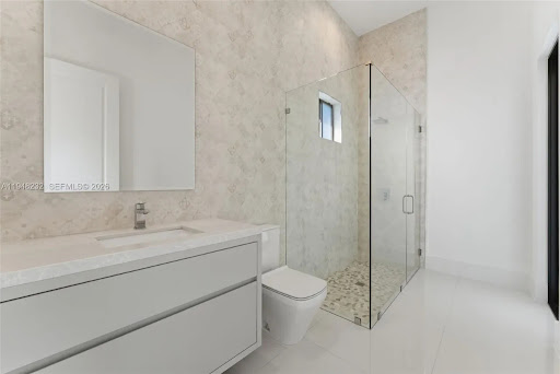Bathroom suite