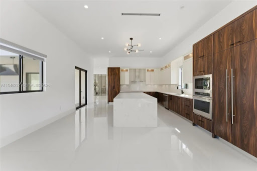 Large modern kitchen